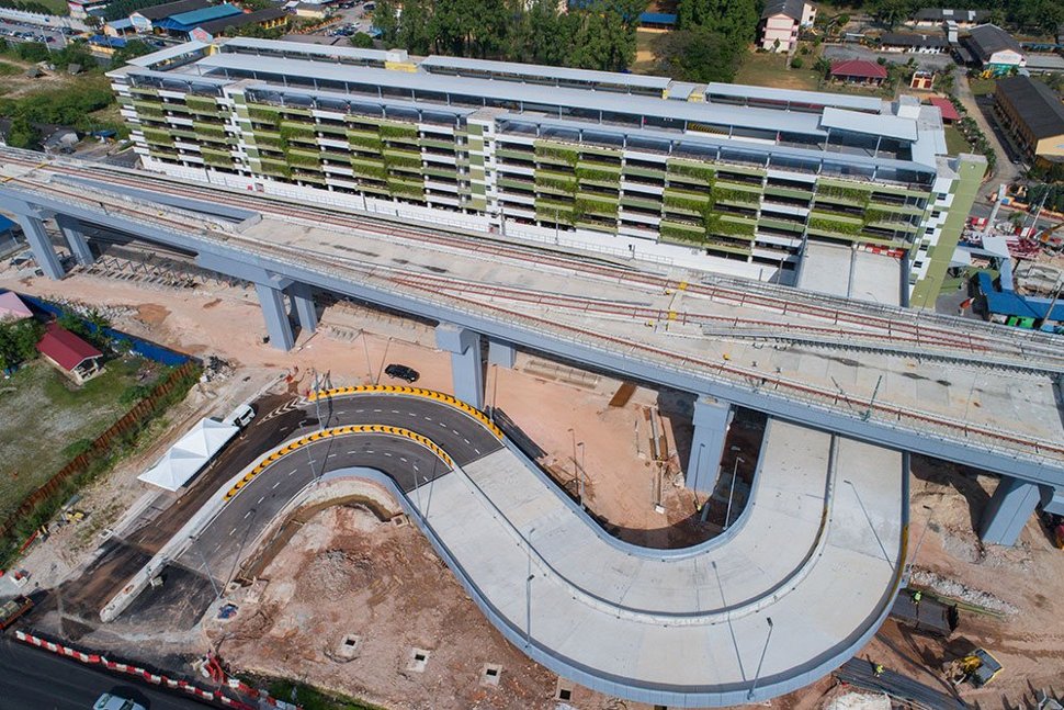 The completion of the access ramp to the multi-storey park and ride building next to the Kajang Station. Feb 2017