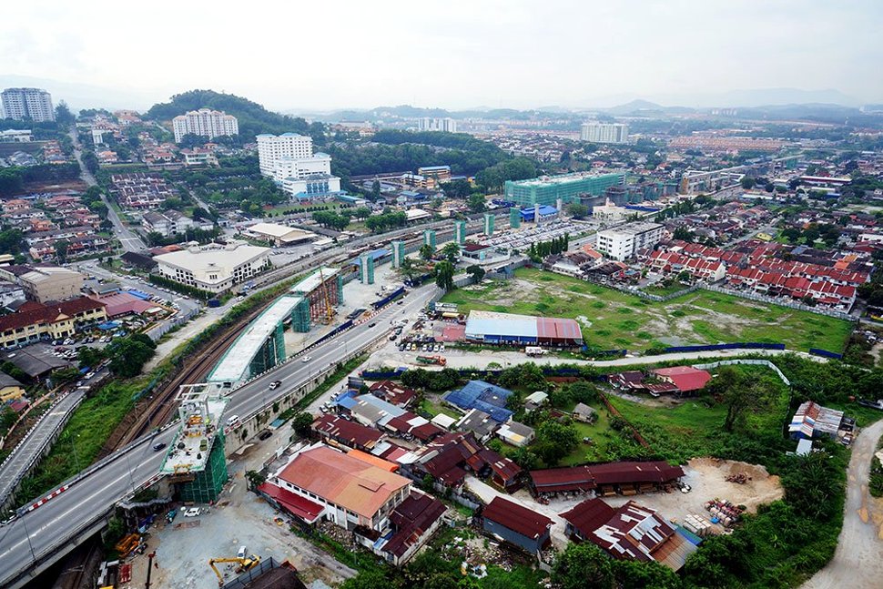 Aerial view of the guideway being constructed along Jalan Reko. Mar 2015
