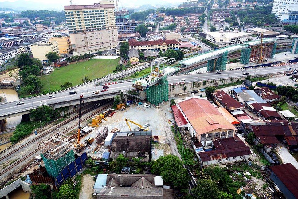 The guideway being constructed over Jalan Reko. Mar 2015