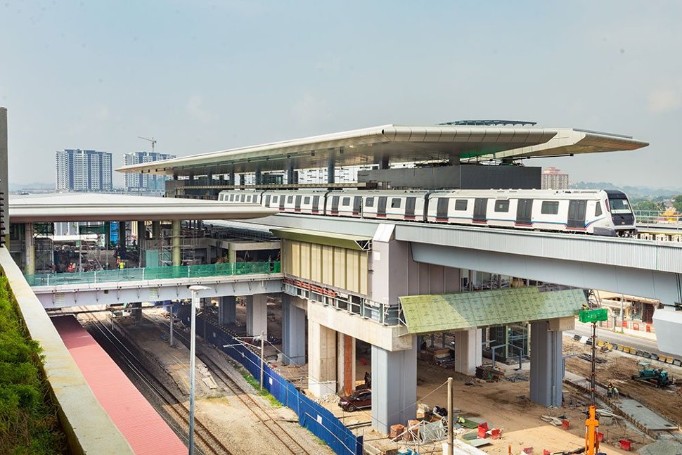 An MRT train undergoing test runs at the Kajang MRT Station. Mar 2017