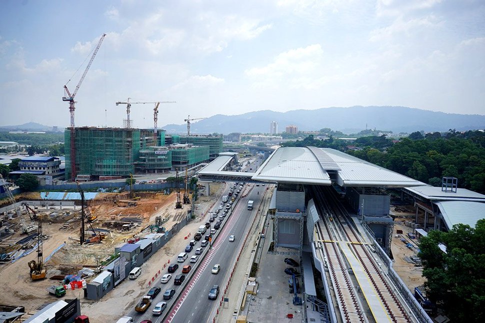 View of the Kampung Selamat Station from Jalan Sungai Buloh. (Jul 2016)