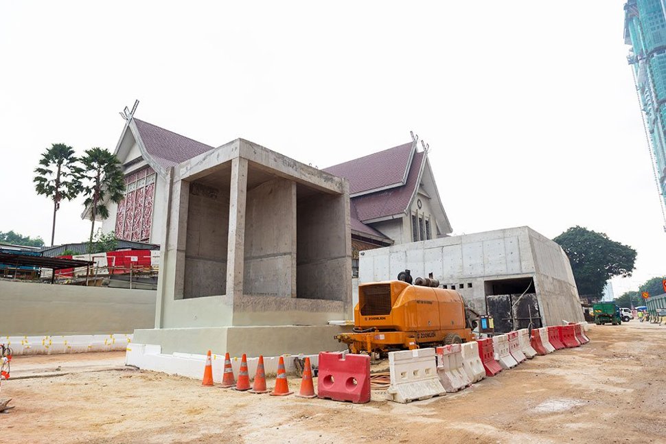 Entrance and ventilation buildings of the Muzium Negara Station taking shape. (Aug 2016)