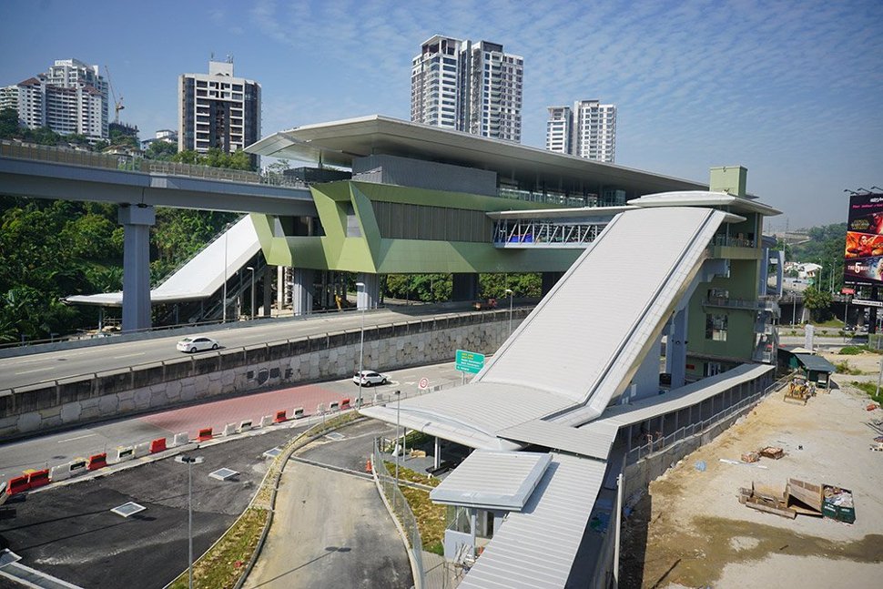 The feeder bus layby of the Pusat Bandar Damansara Station undergoing final works. (Jul 2016)