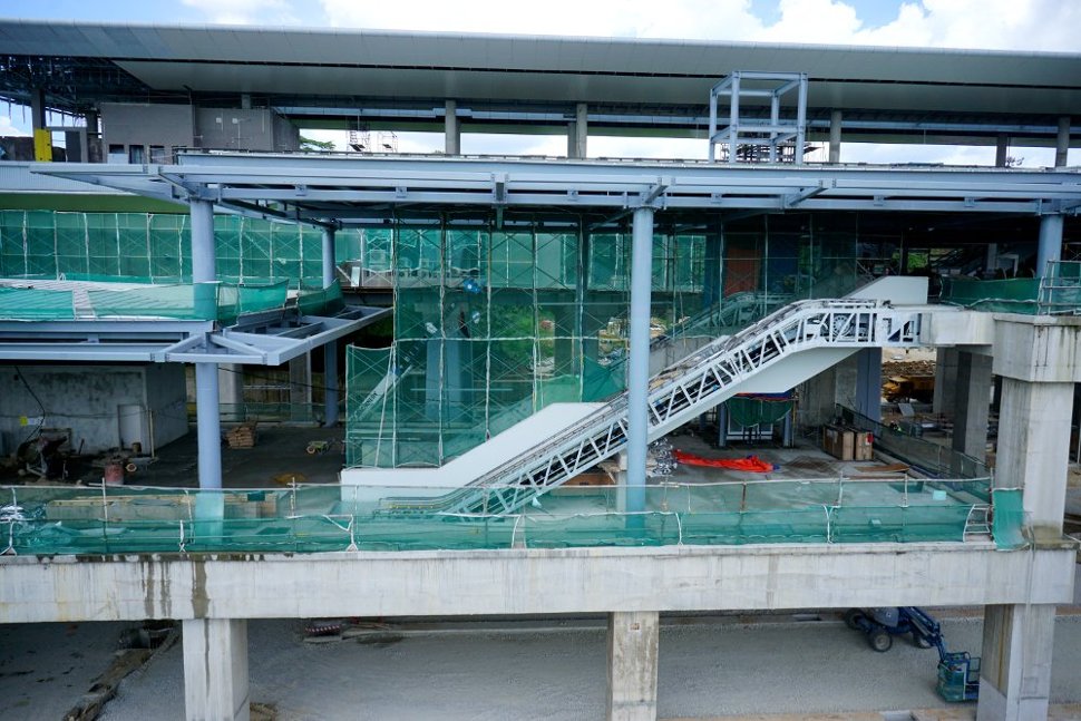 Escalator being installed inside the Sungai Buloh Station. (Feb 2016)
