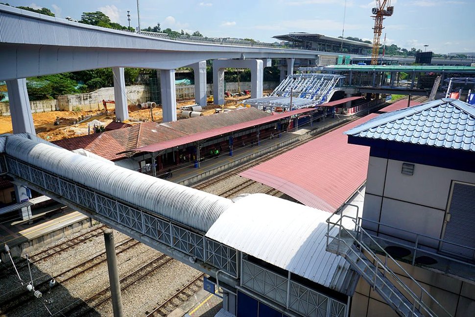 The view from the Sungai Buloh KTM Station of the common concourse level being constructed. (Jan 2016)