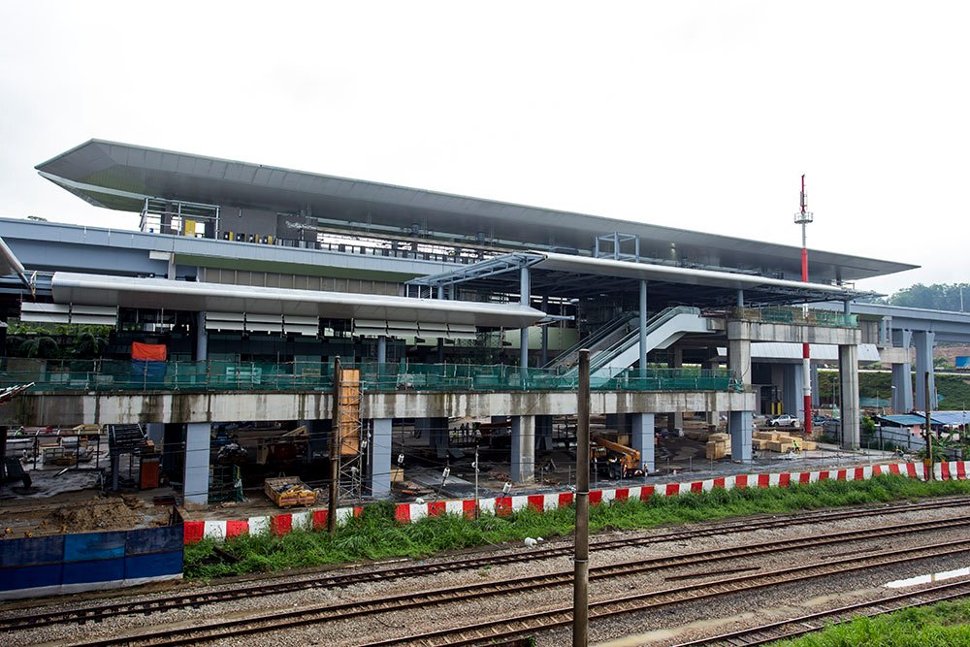 The MRT Sungai Buloh Station which is located next to the KTM train tracks. (May 2016)