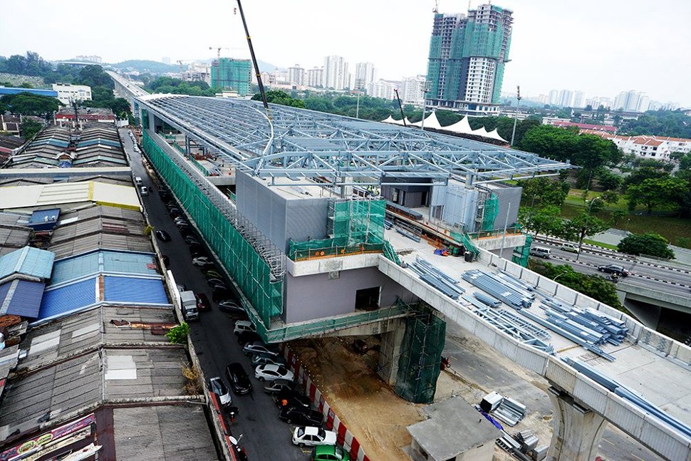 View of the construction of the Taman Pertama station. (Jul 2015)