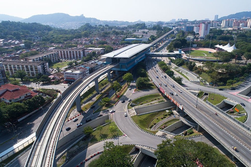 Aerial view of the completed Taman Pertama Station. (Mar 2017)