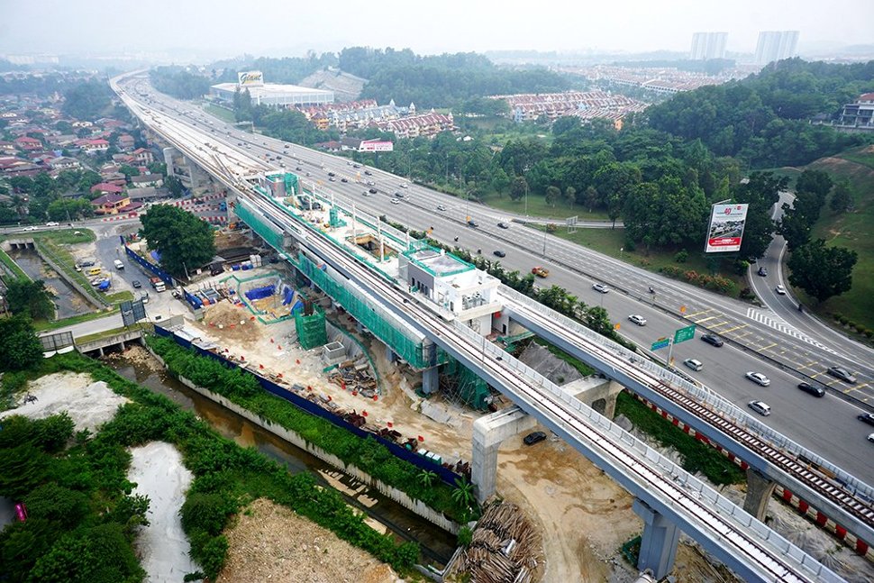 View of the construction of Taman Suntex Station in progress. Sep 2015