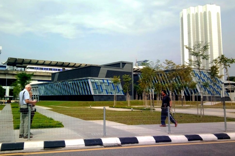 Entrance of the Pasar Seni MRT Station.