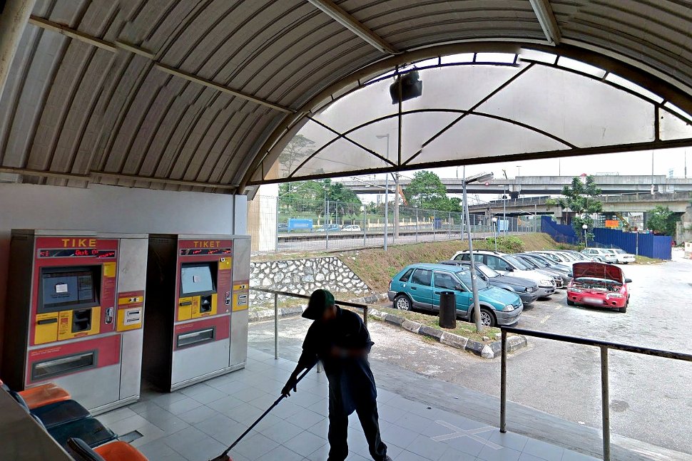 Entrance to the Segambut KTM Komuter station