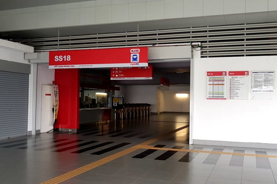 Concourse level at SS 18 LRT station