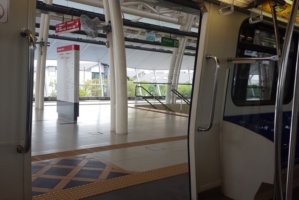 View of boarding platform from the LRT train