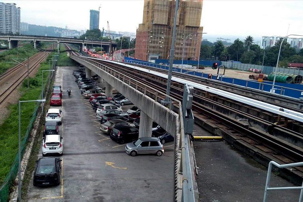 Parking spots near Sungai Besi LRT station