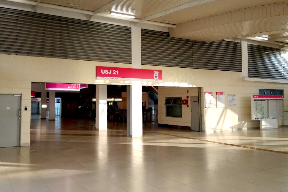 Concourse level at USJ 21 LRT station