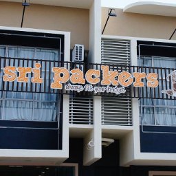 Sri Packers Hotel, the first backpacker hotel near airports to offer an unsurpassed experience in backpacker accommodation