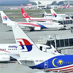 MAS flight turns back after losing altitude sharply