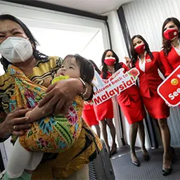 Malaysia reopens borders to vaccinated passengers after two years of travel curbs