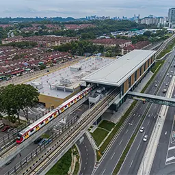 Taman Equine MRT station, walking distance to the Pasar Borong Selangor and AEON Mall at Equine Park