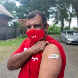Airasia staff 100 percent vaccinated and ready to fly