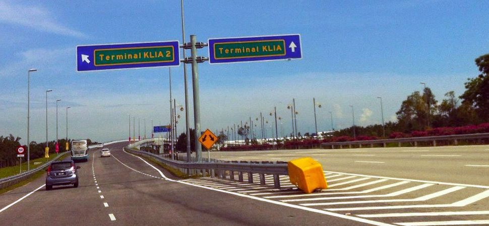 Split road to klia2 airport