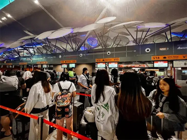 The worst part about flying AirAsia is the crazy-long lines. - Marielle Descalsota/Insider