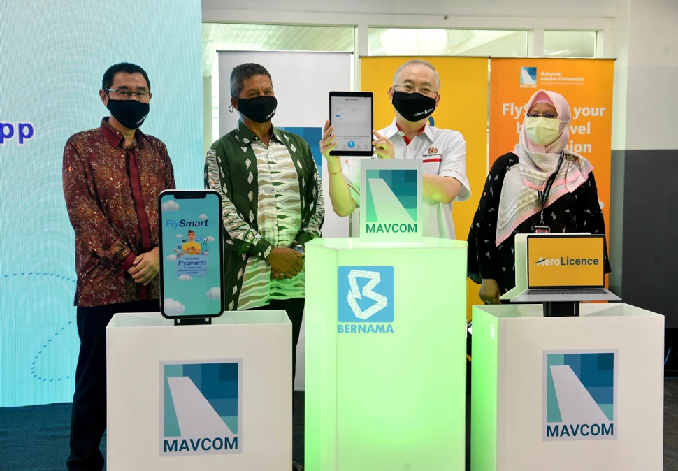 Wee (second right) with (from left) Mavcom chief operating officer Raja Azmi Raja Nazuddin, Saripuddin Kassim, and Ministry of Transport Deputy Secretary General (policy) Normah Osman at the launch of ‘Aerolicense and Enhancements to the FlySmart Mobile App’ at KLIA2. — Bernama photo