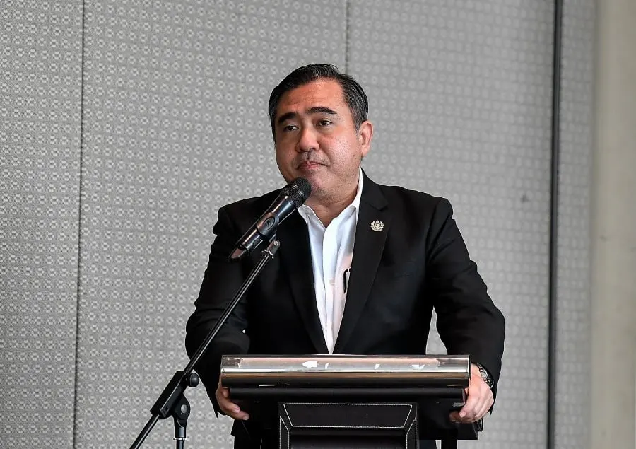 Transport Minister Anthony Loke said the airport’s rebranding exercise from KLIA and klia2, to Terminal 1 and Terminal 2, is being done by Malaysia Airports Holdings Bhd (MAHB) and had nothing to do with the government. -BERNAMA PIC