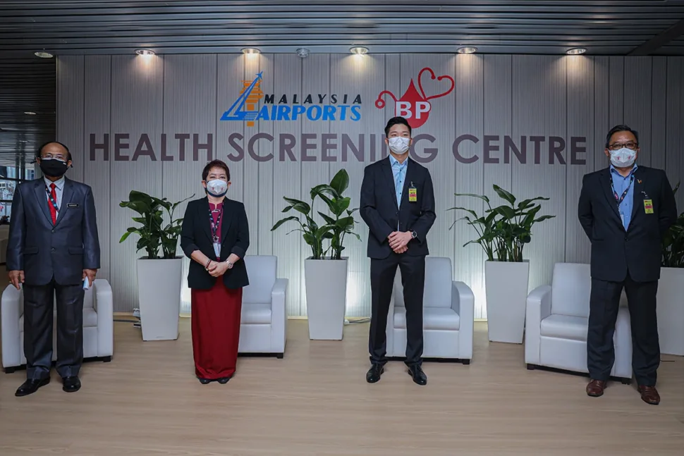 (From left) Datuk Dr Hj Rohaizat bin Hj Yon, Group Advisor of BP Healthcare Group, Madam Mah Lai Heng, Project Manager and Group COO of BP Healthcare Group, Mr Garvy Beh, CEO of BP Clinical Lab and Executive Director of BP Healthcare Group, Dato' Dr Hj Abd Razak bin Md Yusoff, Group Advisor of BP Healthcare Group