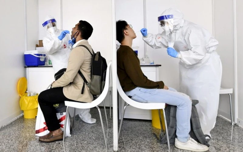 RT-PCR testing at KLIA now costs between US$60 and US$90 for Malaysians and US$88 to US$112 for foreigners. (Bernama pic)