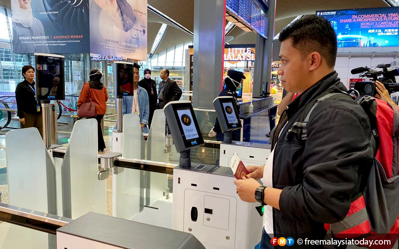 A passenger uses the facial recognition scanners at KLIA now on a pilot run on Malaysia Airlines’ daily flight to Tokyo and Osaka.