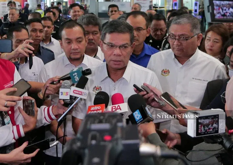 Home Minister Datuk Seri Saifuddin Nasution Ismail said in addition, offices with high visitor traffic will be equipped with passport printing machines. -NSTP file pic