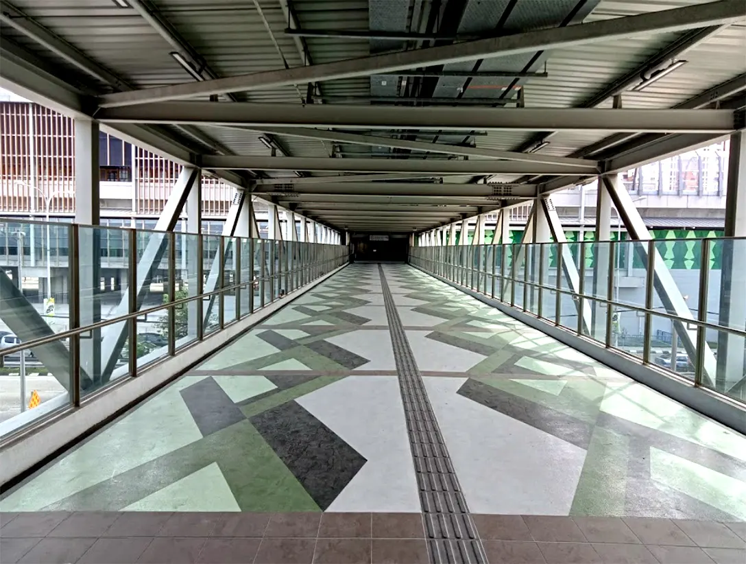 Pedestrian bridge connecting the entrance to the Kepong Baru MRT station