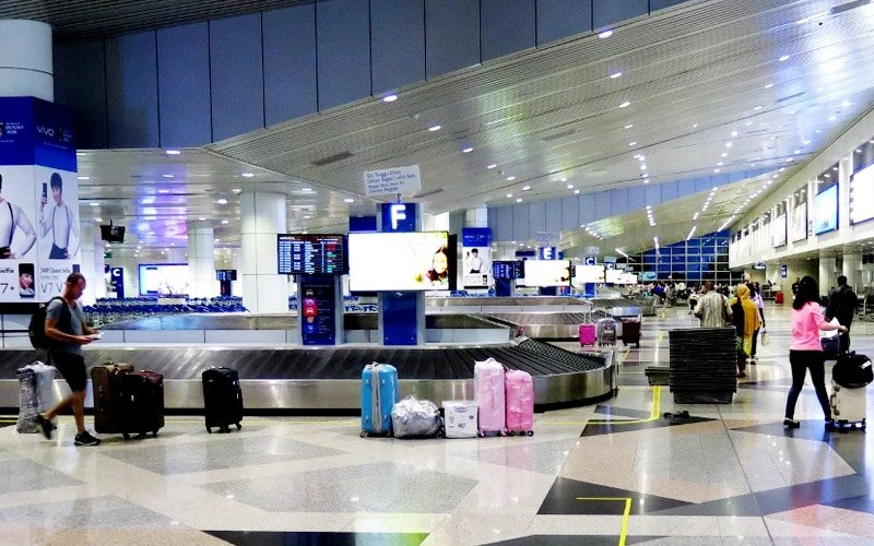 The baggage-handling system at KLIA has been fitted with four purpose-built tunnels to disinfect bags of passengers using ultraviolet rays. (KLIA pic)