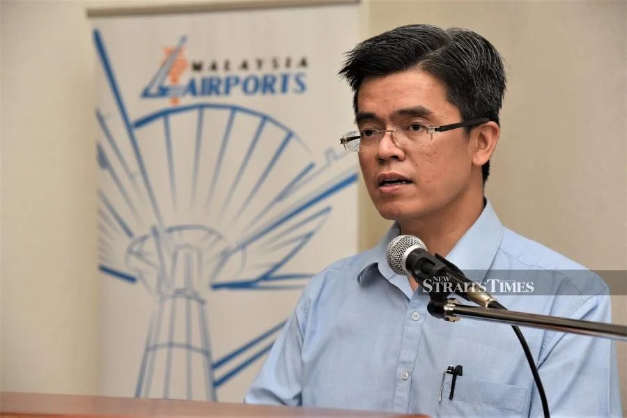 Malaysia Airports Holdings Bhd group chief executive officer Datuk Mohd Shukrie Mohd Salleh says there could be a significant potential growth for the airport operator and its retail partners following Malaysia’s e-commerce contribution to the digital economy, which was expected to see a growth of 20 per cent this year. NST file pix