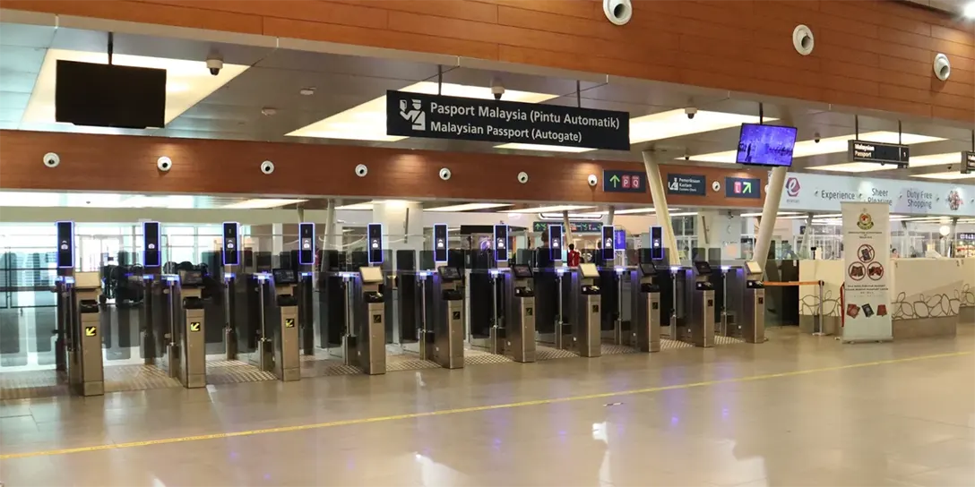 Singapore Travellers Recommended To Use Immigration Autogates At KLIA, Submit Arrival Card In Advance