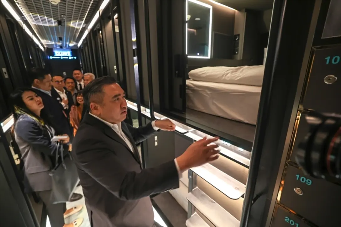 Transport Minister Anthony Loke visits the CapsuleTransit accommodation at KLIA Terminal 1 in Sepang, June 26, 2023. — Bernama pic