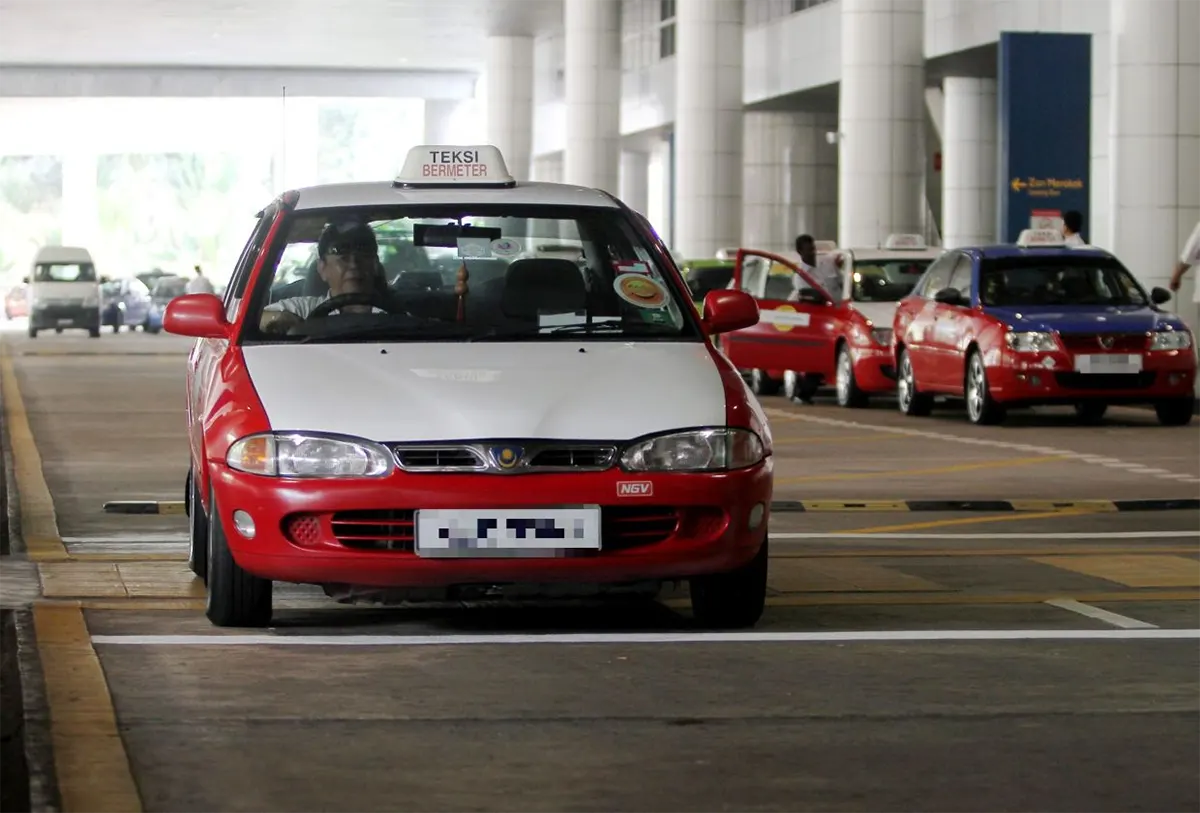 Ehailing, taxi services should be given grace period to pick up passengers at KLIA2, say groups