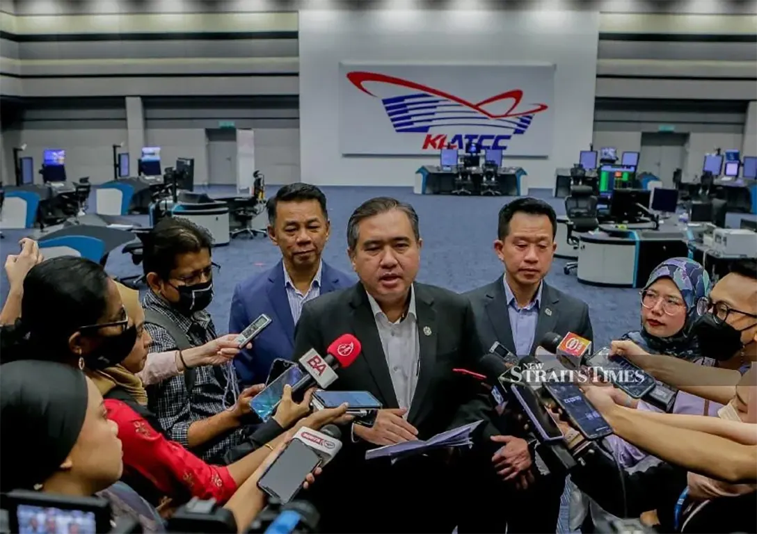 Transport Minister Anthony Loke has instructed Batik Air to reach out to all passengers of its KL-Kuching flight who were stranded for over eight hours