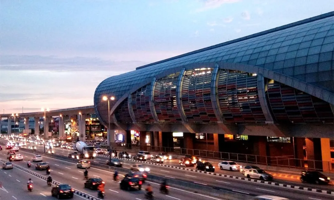Pusat Bandar Puchong LRT station