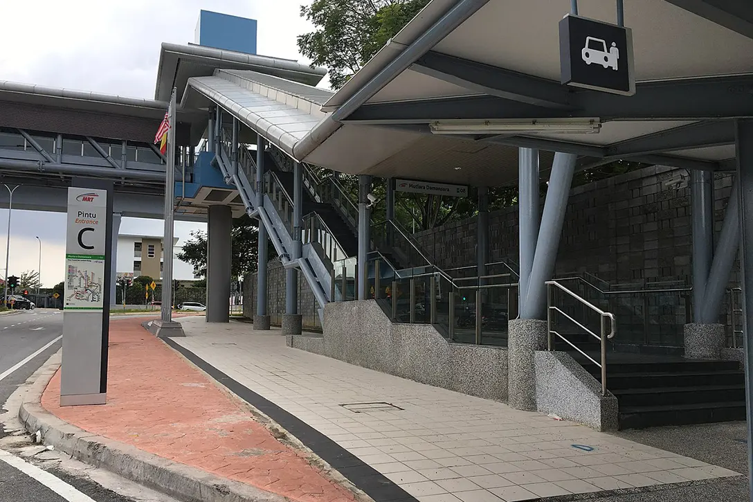 Entrance C of the station at Jalan PJU 7/1