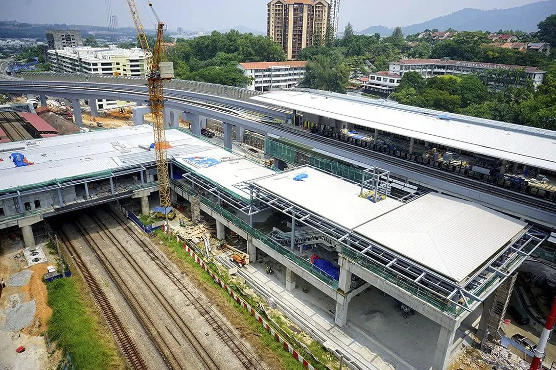Ongoing works of the link between the Sungai Buloh KTM Komuter (left) and MRT Station (right). 