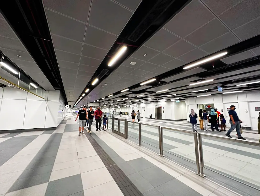 Concourse level at Persiaran KLCC MRT station