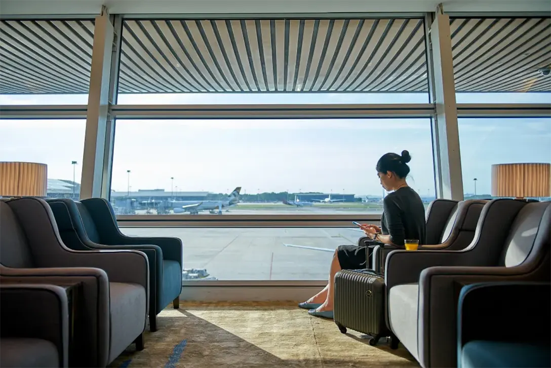 Enjoy unlimited access to airport lounges in KLIA Terminal 1 and Terminal 2