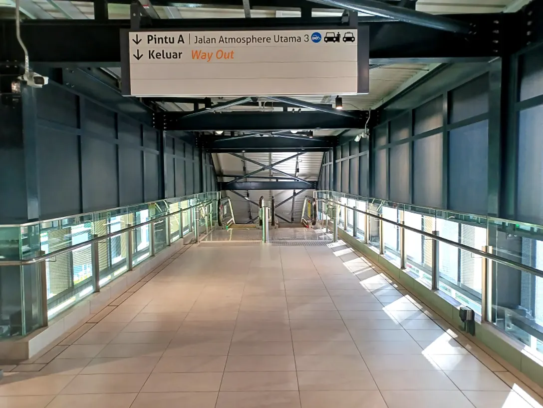 Entrance to the Concourse level at Putra Permai MRT station