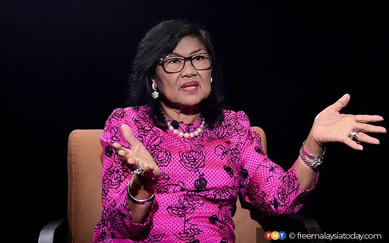 Rafidah Aziz says as minister she insisted that all communications under her ministry be conducted in English to ensure efficient delivery of its services.