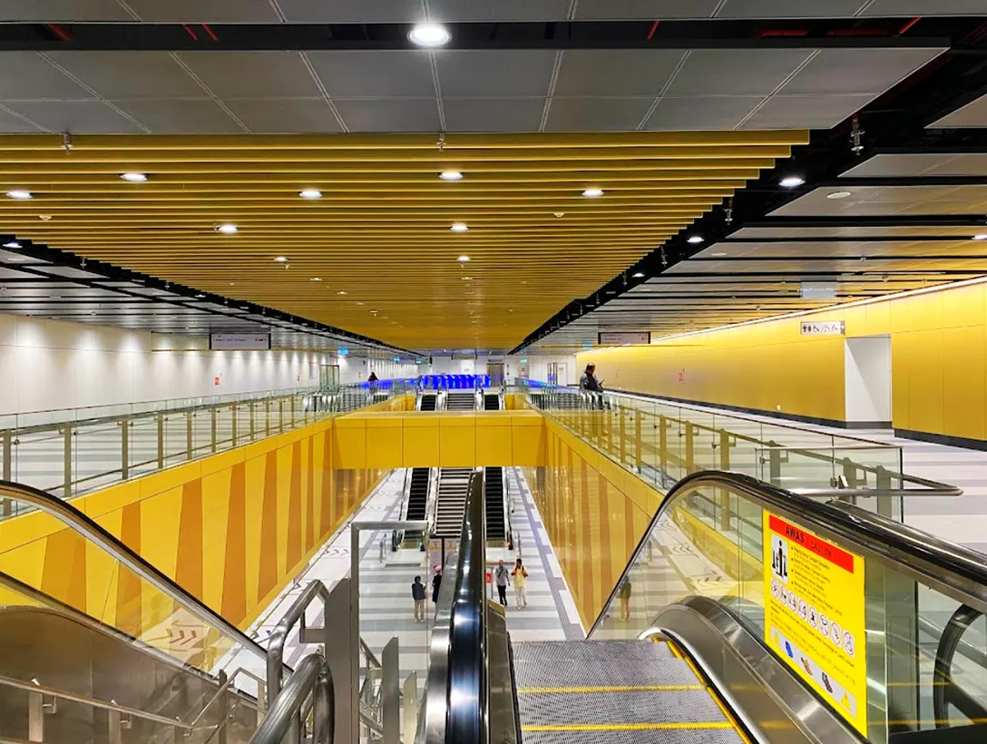 Concourse level and boarding platform at Raja Uda MRT station