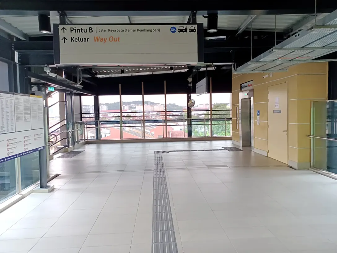 Concourse level at the Serdang Jaya MRT station