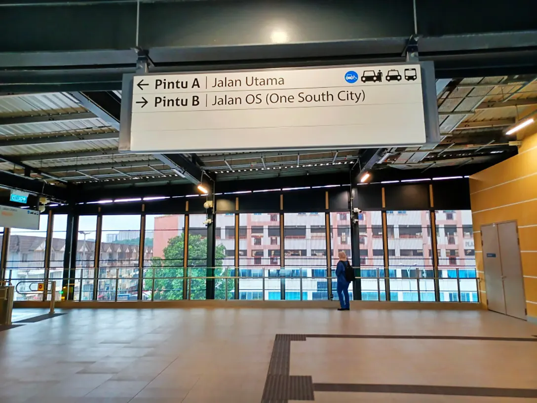 Concourse level at Serdang Raya Utara MRT station