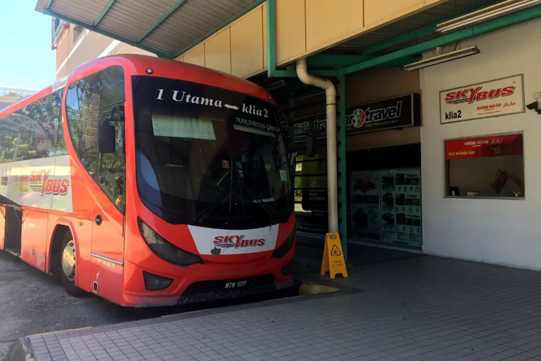 Skybus waiting at 1 Utama shopping center